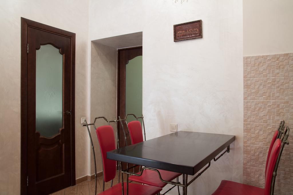 Apartment Roksolana Lviv Exterior photo