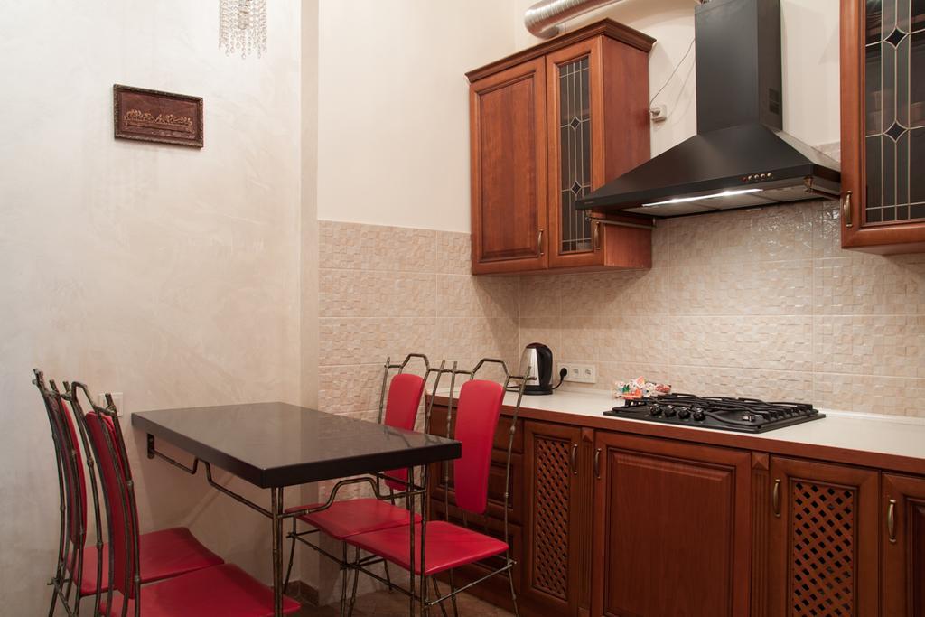 Apartment Roksolana Lviv Exterior photo